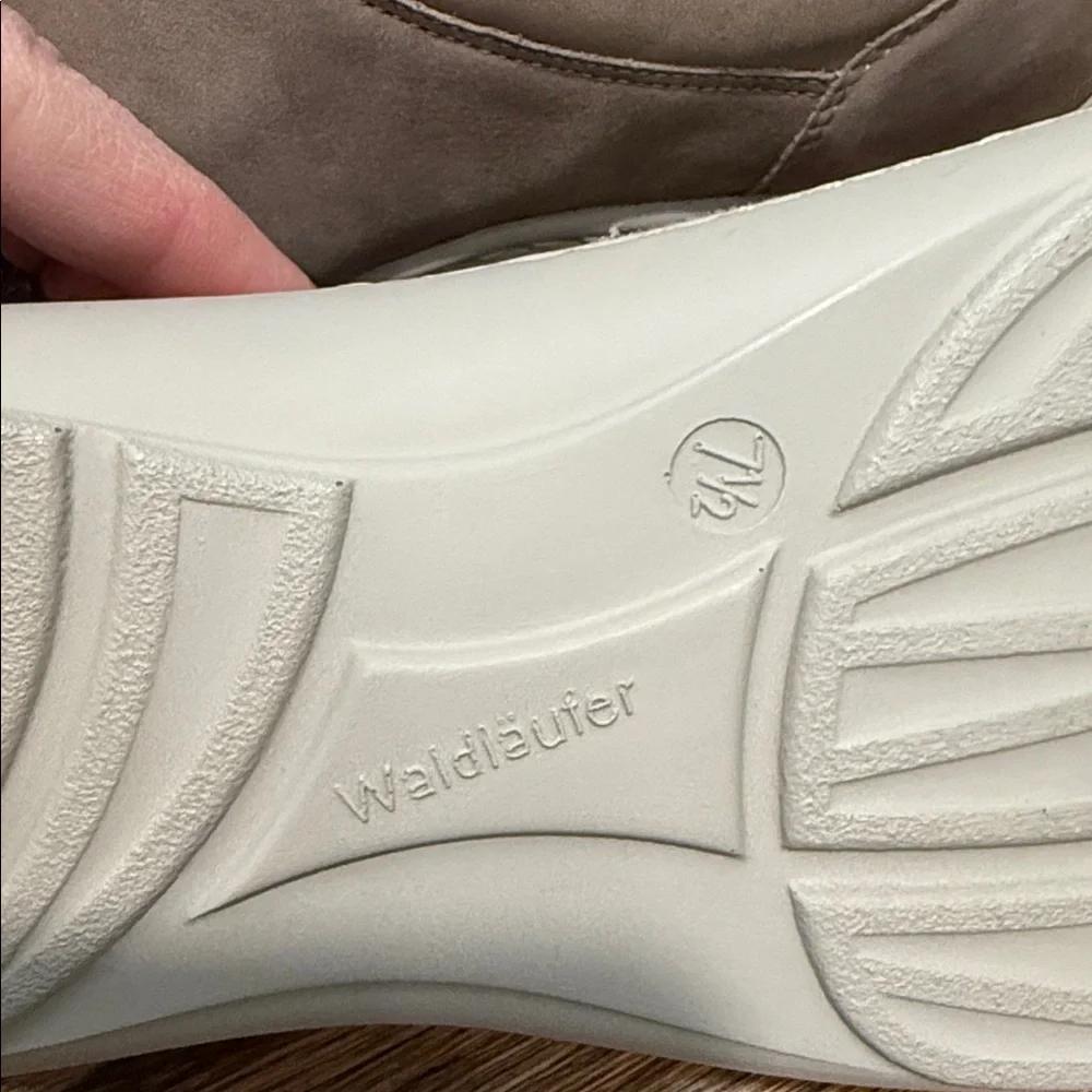Orthofeet‎ Women's Stylish Tan and Gray Flats